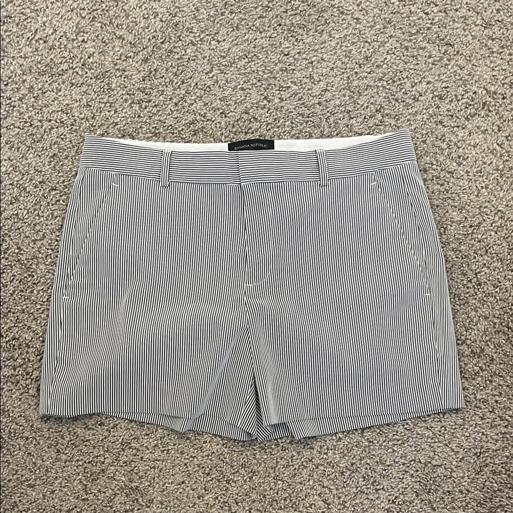 Banana Republic Black and White Striped Women Shorts